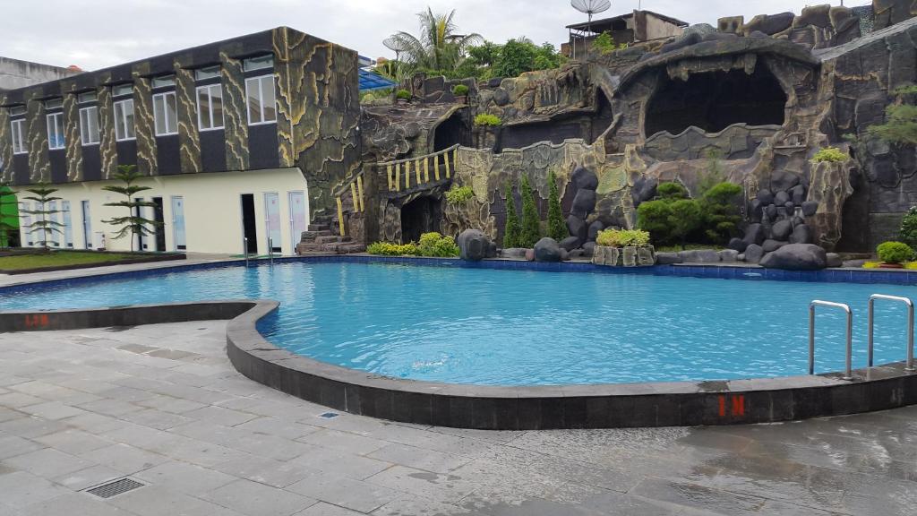 Bazén v ubytování Angkasa Garden Hotel nebo v jeho okolí
