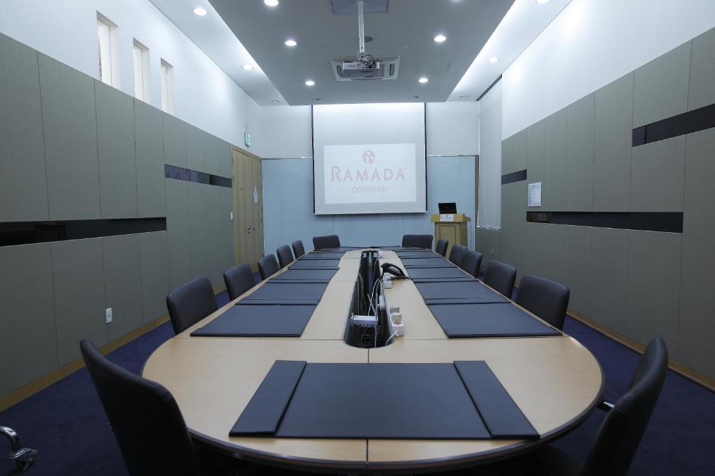 Konferenční prostory v ubytování Ramada by Wyndham Dongtan