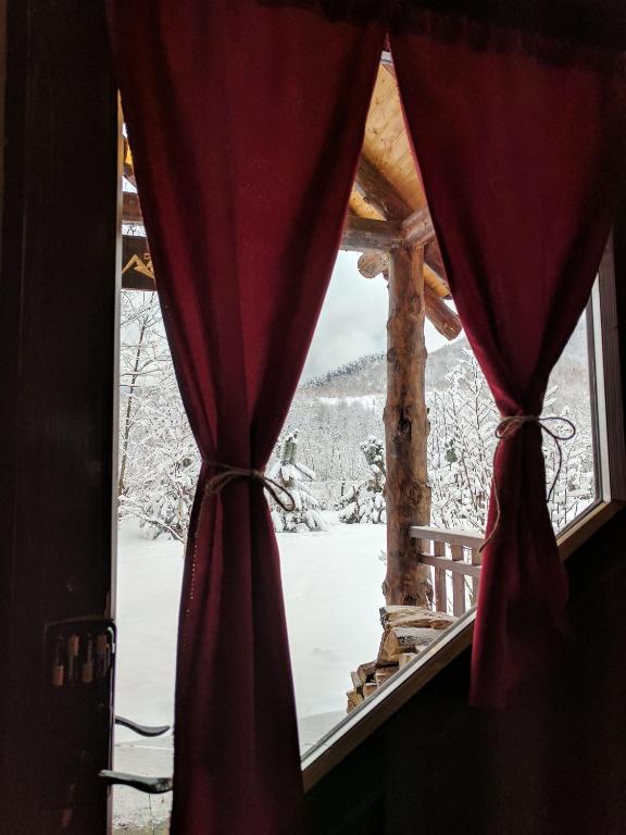 The Little Mountain Cabin v zimě