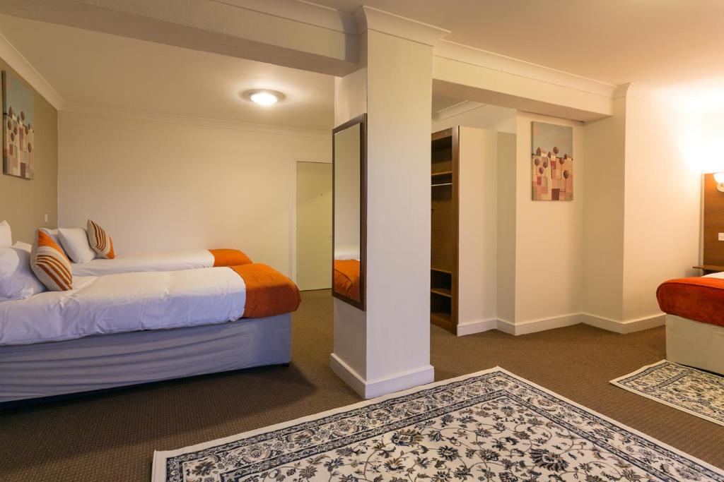 Celtic International Hotel Cardiff Airport - Family Room
