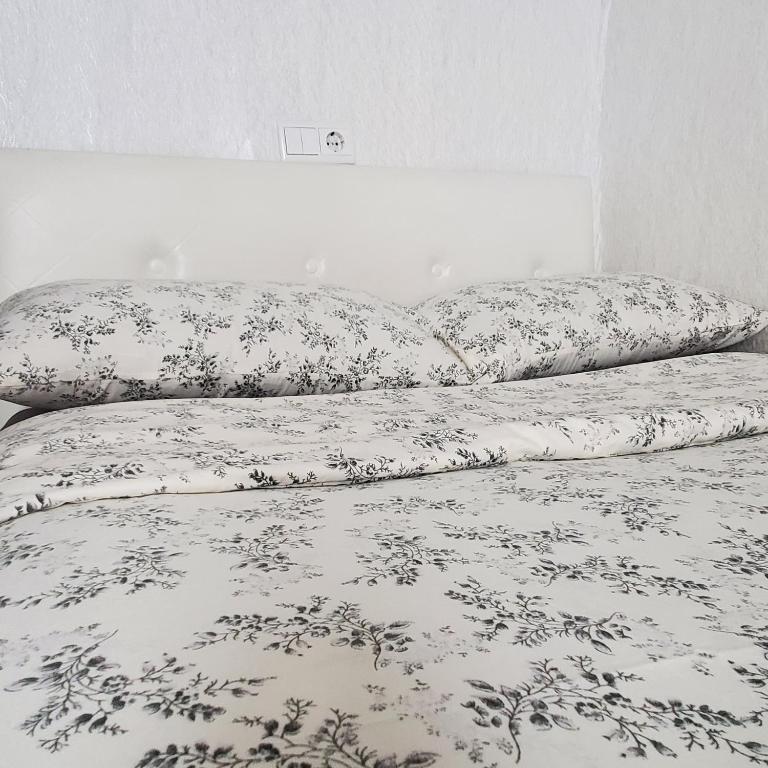 فضای داخلی room در تفلیس - تصویر ۳