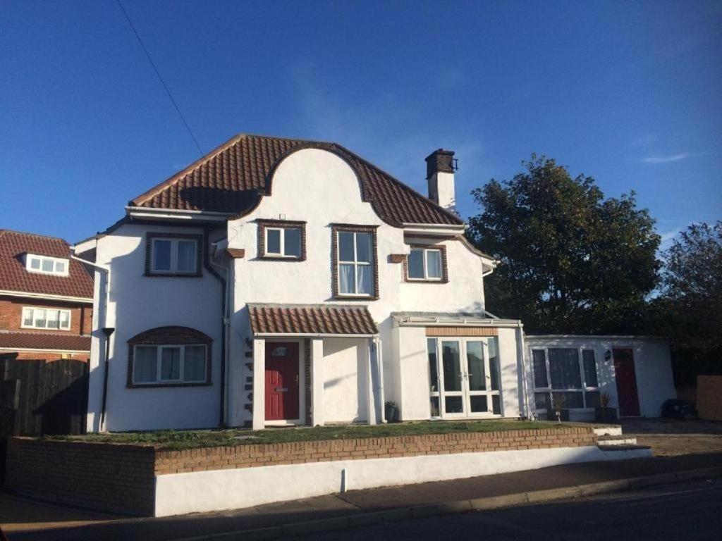 Huge 6 Bedroom House in Sheringham - Housity