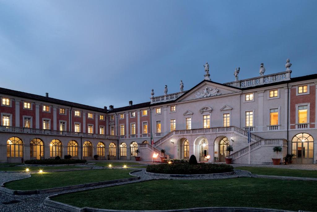 Villa Fenaroli Palace Hotel