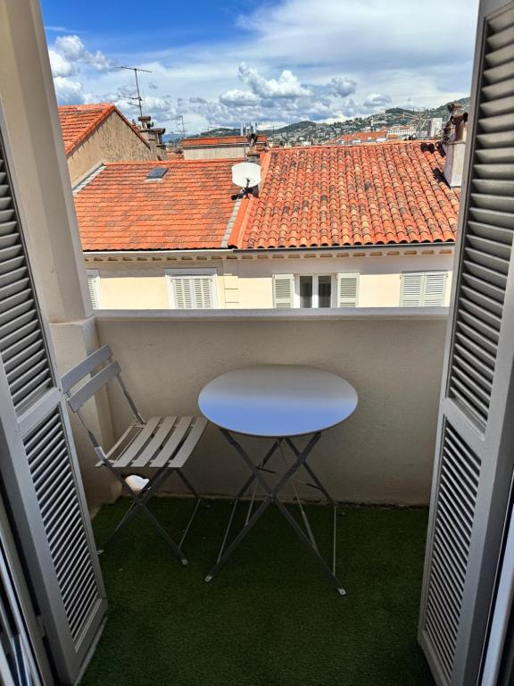 Appartement HOCHE CANNES centre-ville