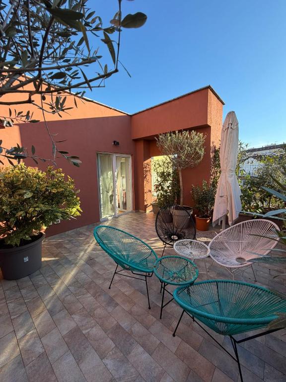 Trilocale Moderno con Terrazzo e Parcheggio