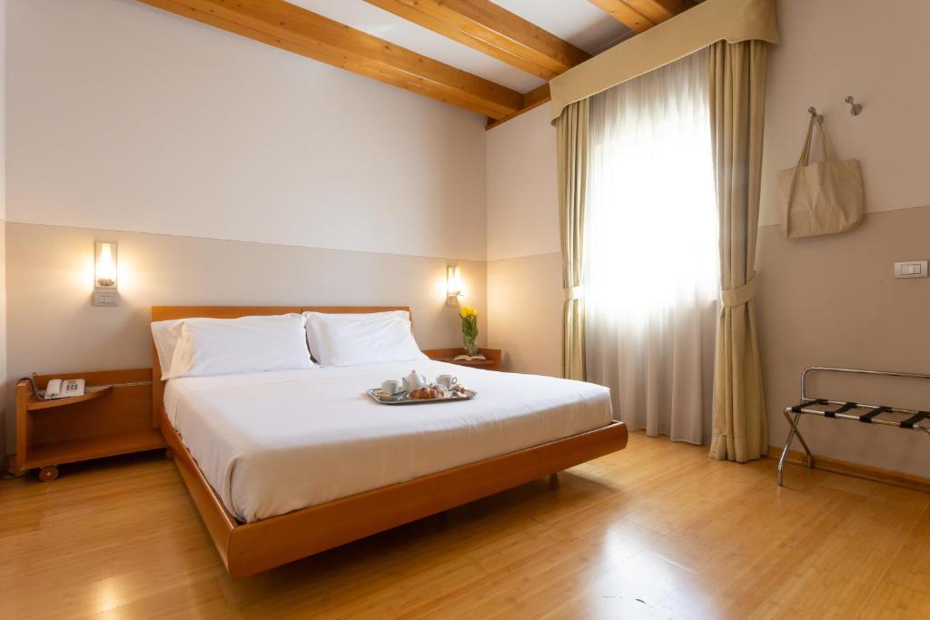 Hotel Della Torre 1850 - Doppel- Oder Zweibettzimmer