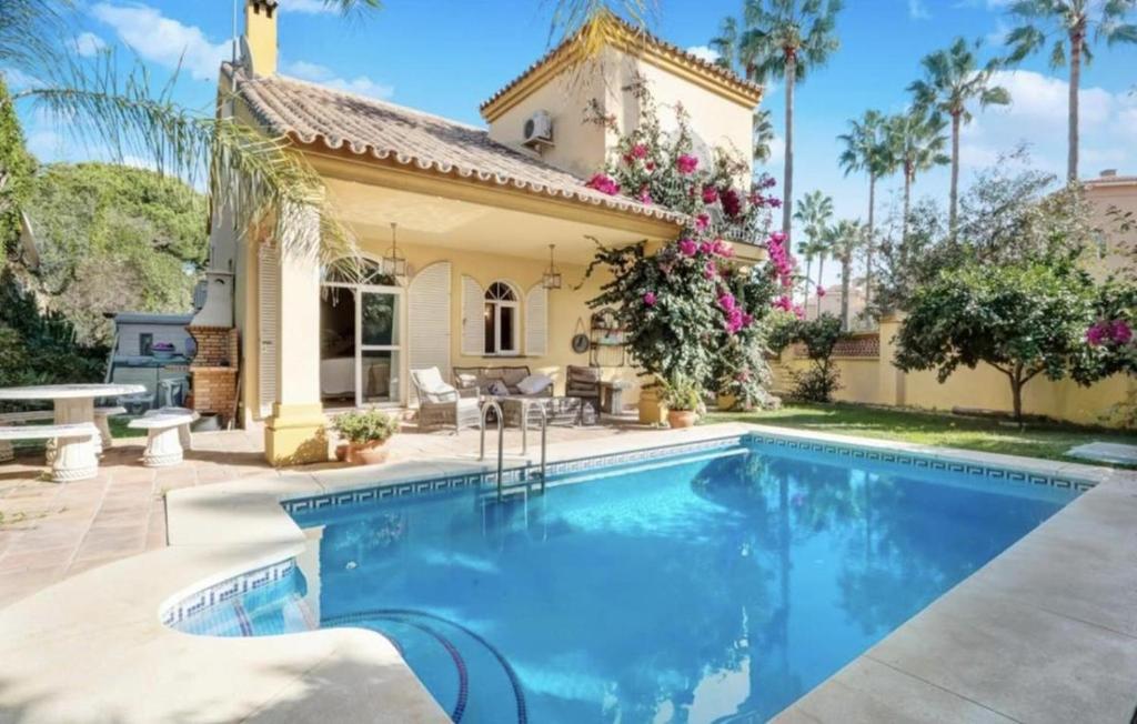 Villa con piscina privada Marbella playa