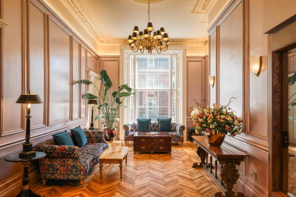 Albany House photo