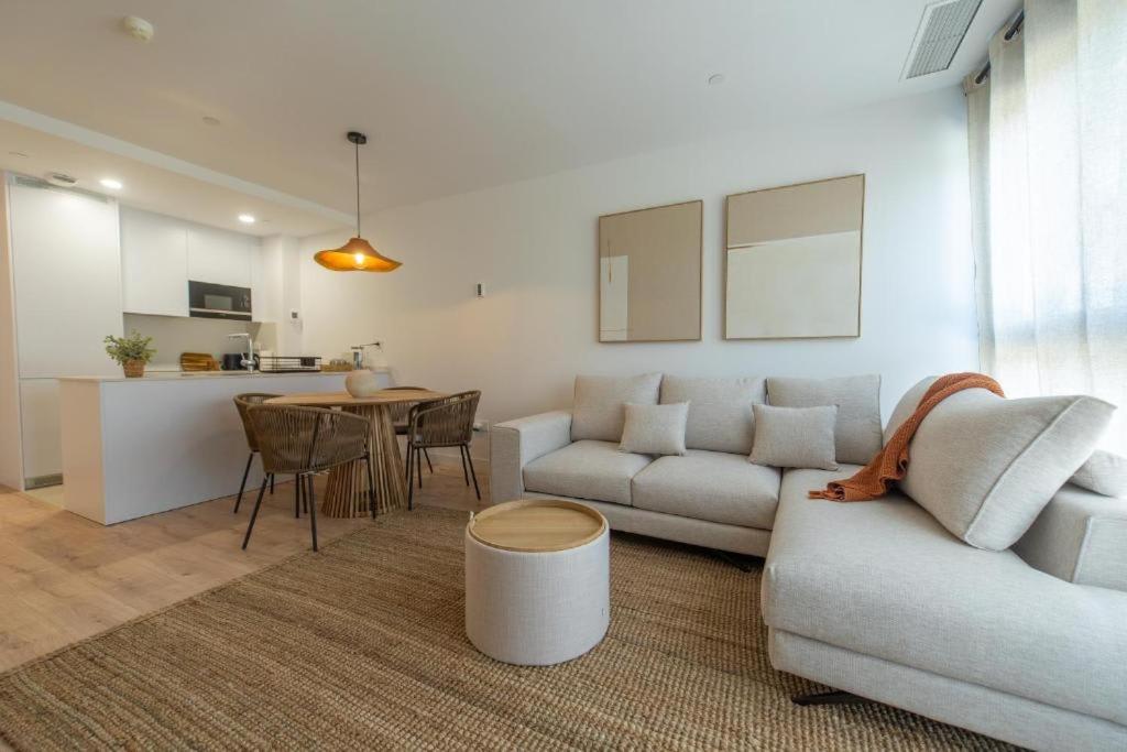 Zapotlan Apartamento en Malaga - Piscina y Gimnasio en el Edificio