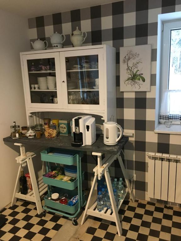 Kuchyňa alebo kuchynka v ubytovaní Zielarnia Dom Gościnny - Sauna