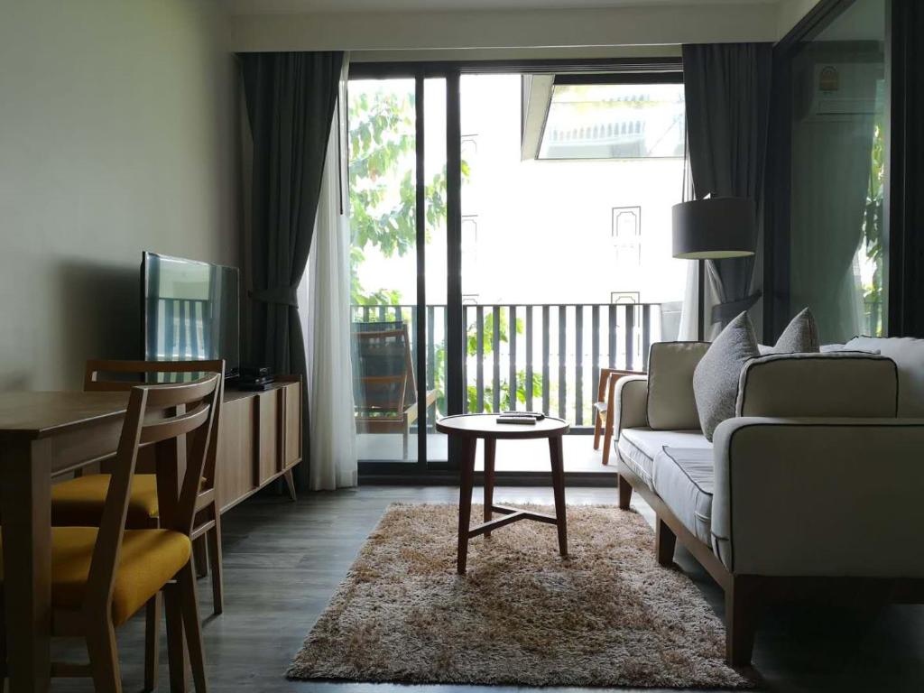 7 Minutes Walk to Patong Beach, Quiet and Cozy در پوکت
