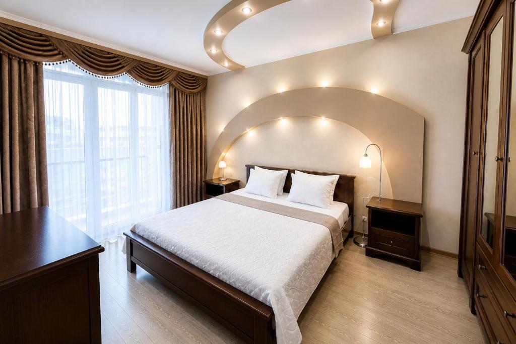 z DZhAKUZI v samomu tsentri TTs PASAZh Apartments main photo