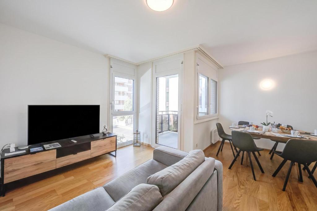 Locarno Place