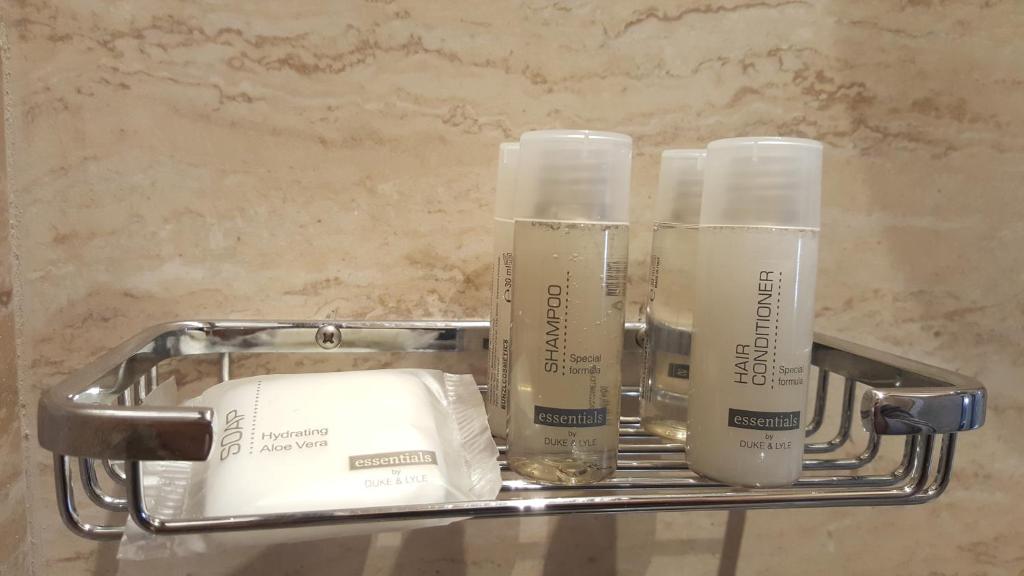 D Townhouse Boutique Suites - 11