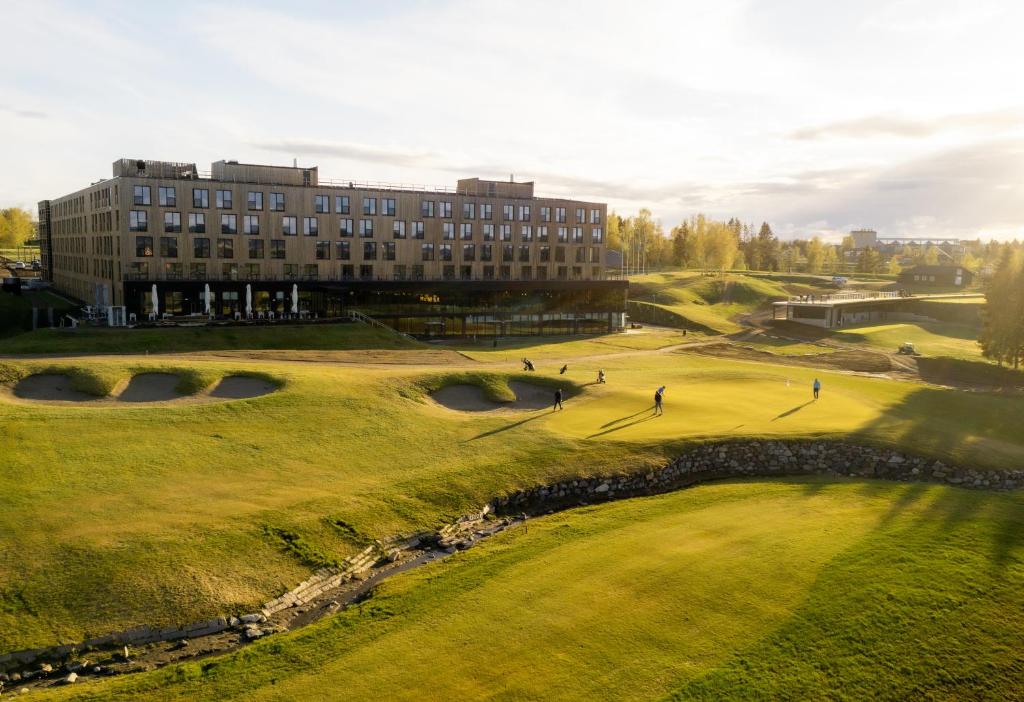 Lily Country Club — vue extérieure et golf