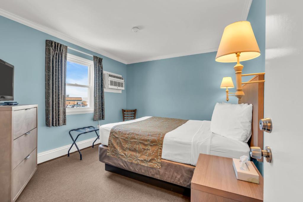 Surfside Motel - Family Double Room