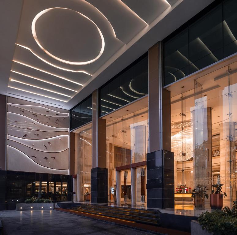 The Grand Fourwings Convention Hotel Bangkok - Housity