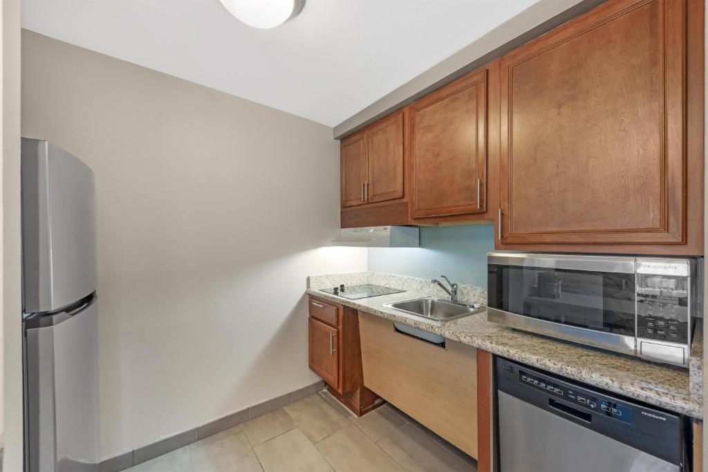 Homewood Suites Laredo at Mall Del Norte - King Studio Suite - Hearing Access/Non-Smoking