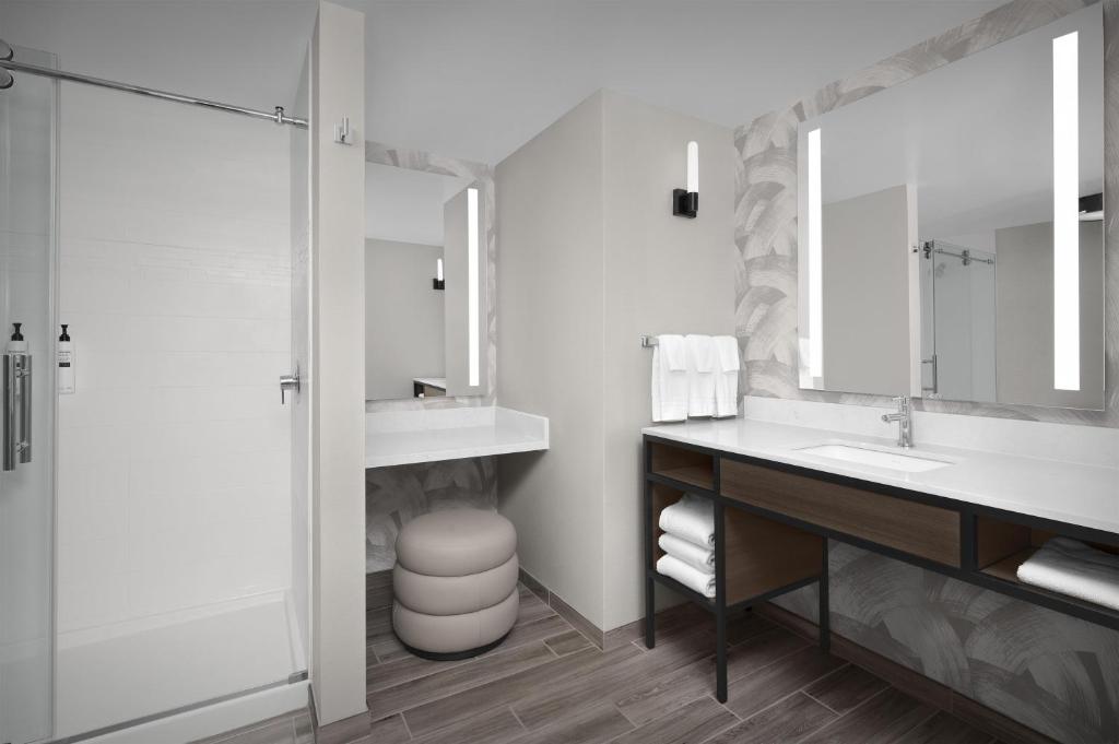 Hilton Garden Inn Annapolis photo