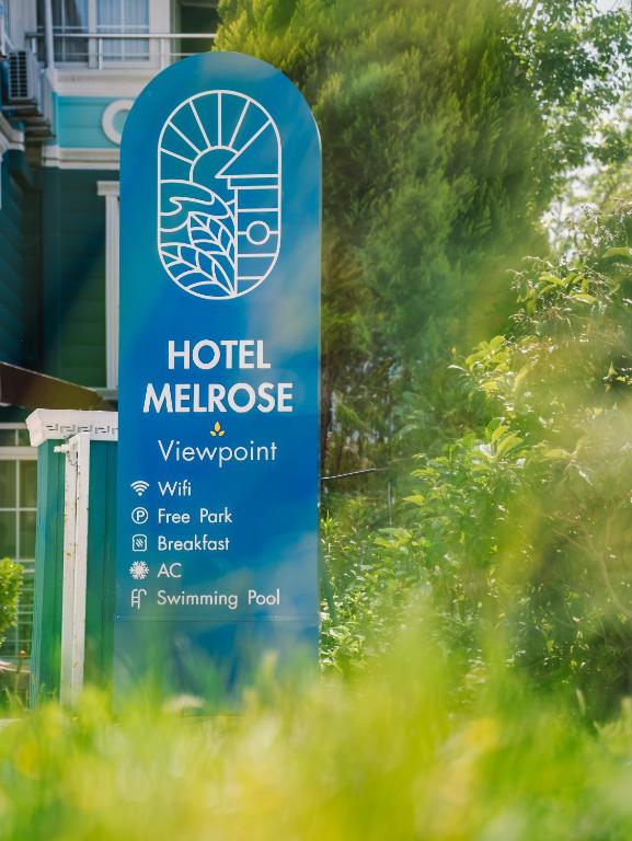 ein Schild für ein Hotel-Mitzwa-Schild in der Unterkunft Melrose Viewpoint Pansiyon in Pamukkale
