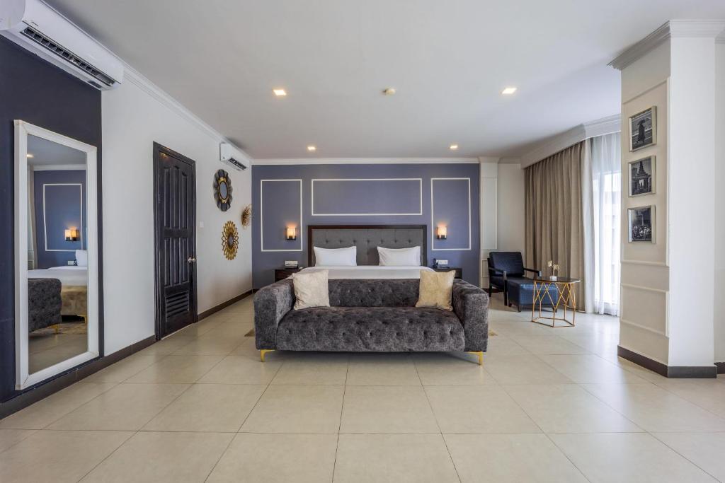 Queenco Hotel & Casino - 