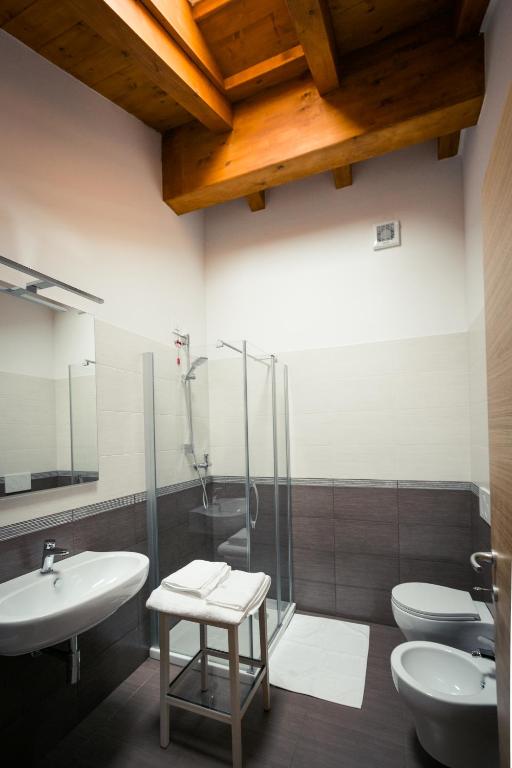 Koupelna v ubytování Agriturismo Mestroni