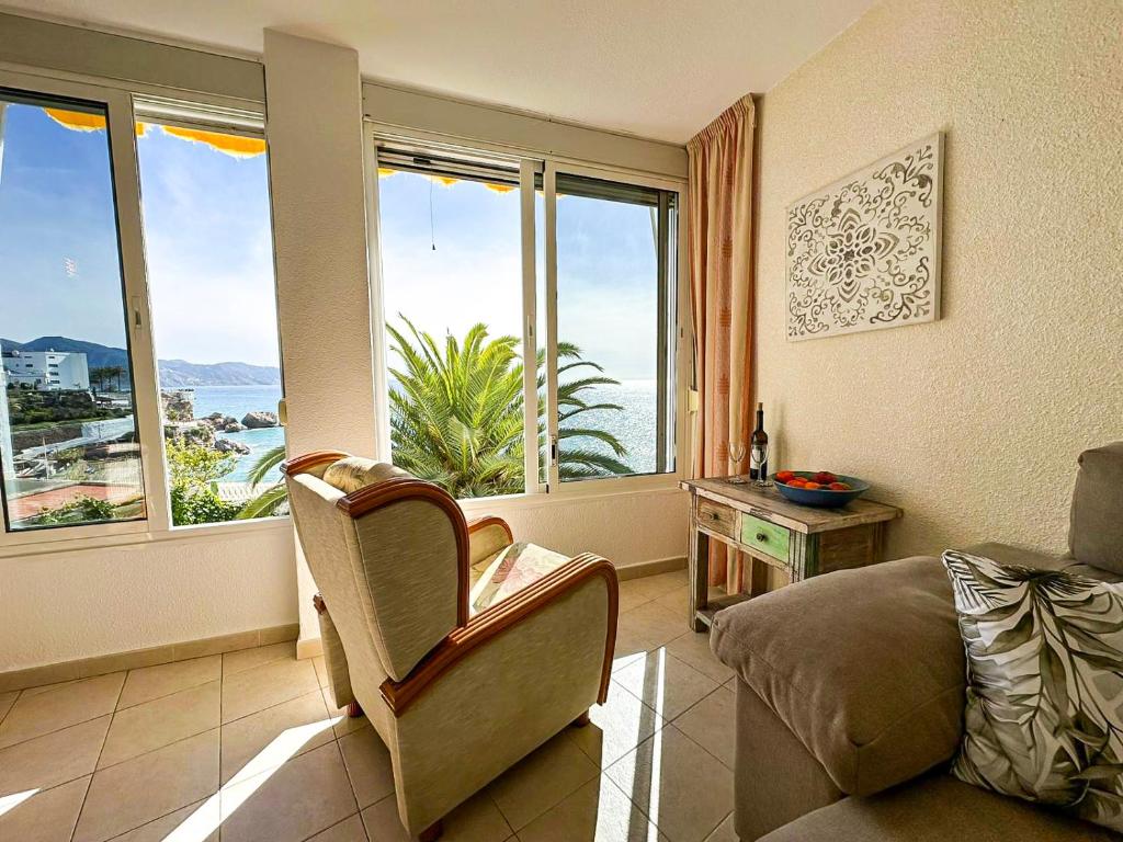 Ferienwohnung mit direktem Meerblick in Nerja