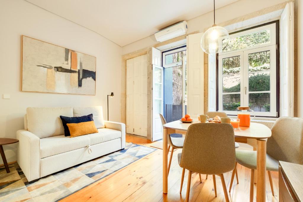 WHome Unbeatable Location Porto Old Town Apartment
