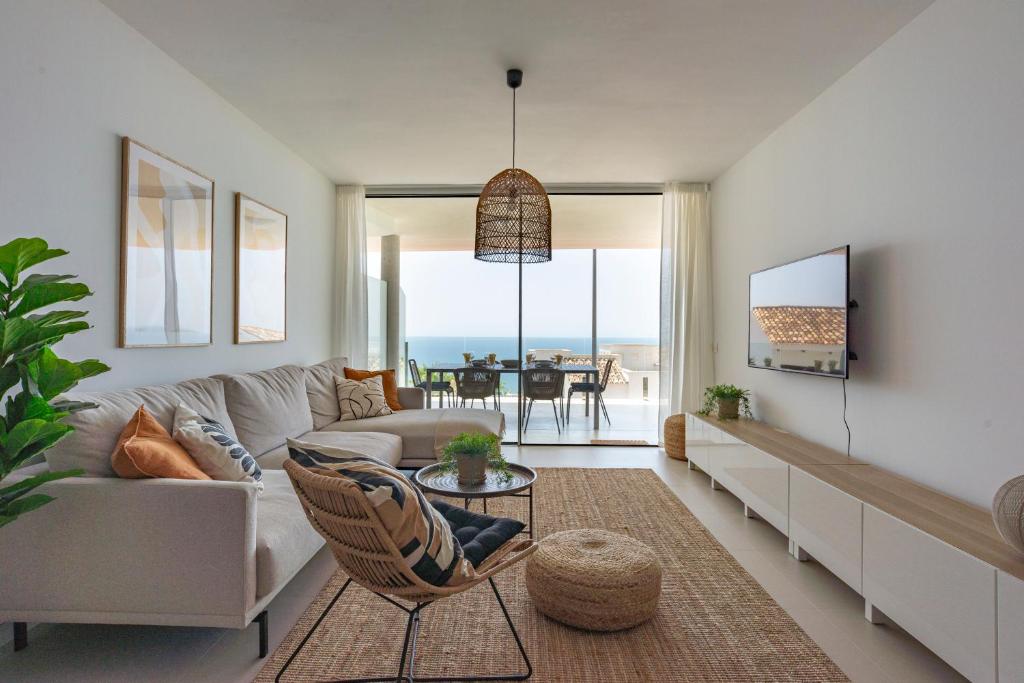 Stupa Hills with sea view, pool, free gym and sauna