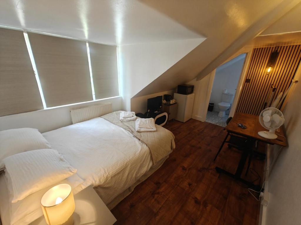 Ricky Road Guest House - 