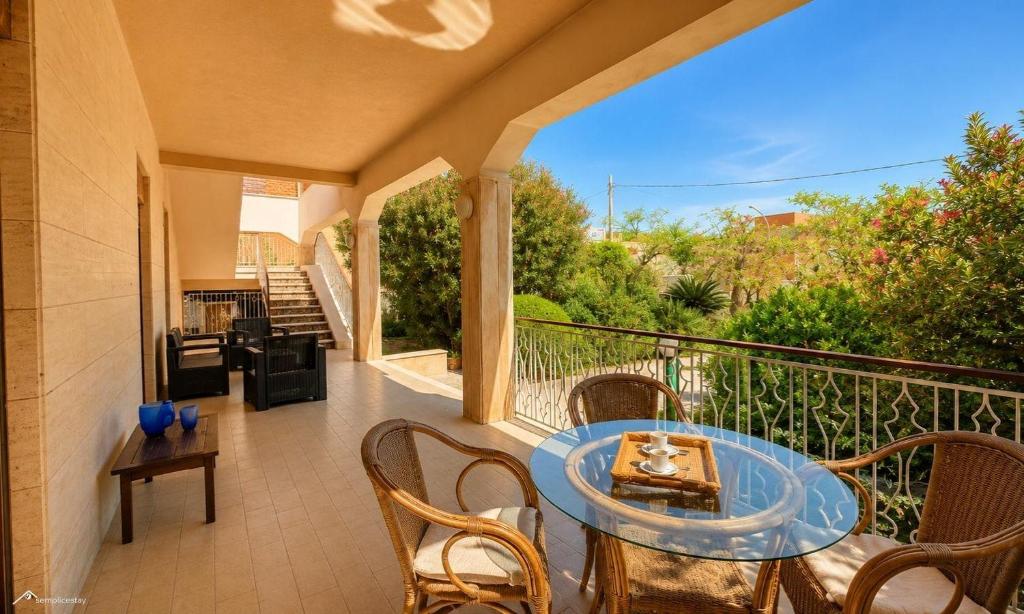Sul Golfo di Bonagia - Two-Bedroom Villa