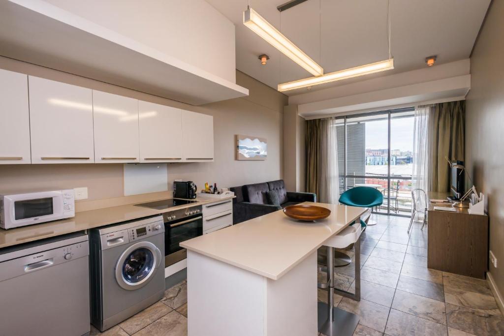 aha Harbour Bridge Hotel & Suites - 