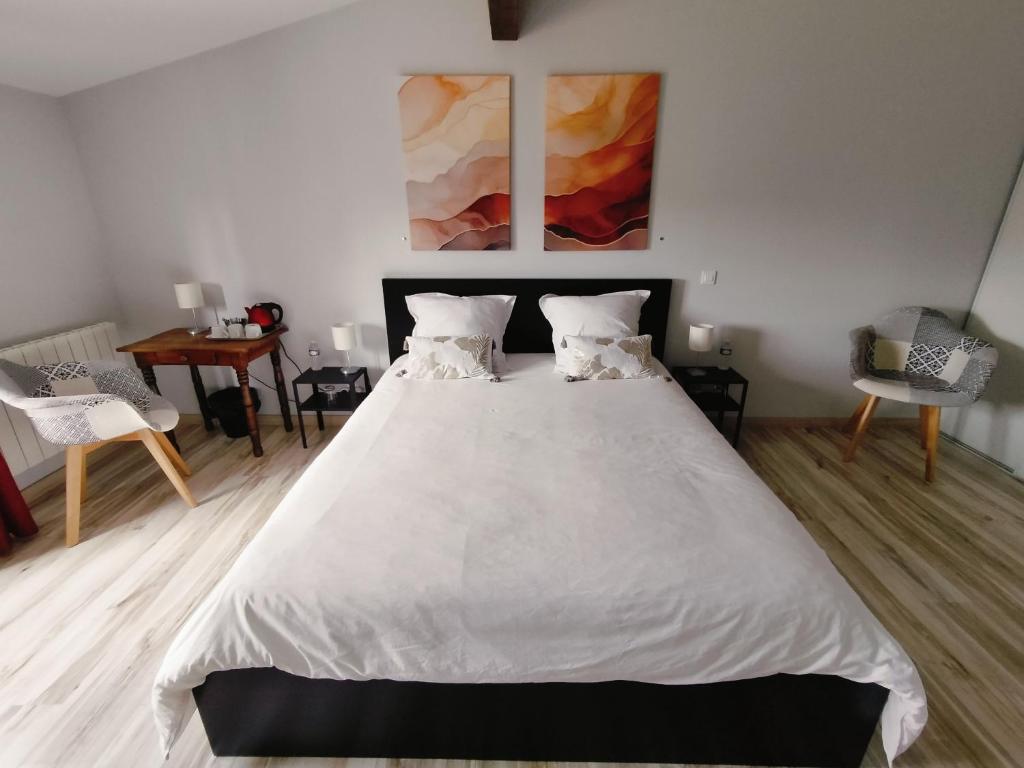Au clocher - Habitación Triple Con Baño Privado