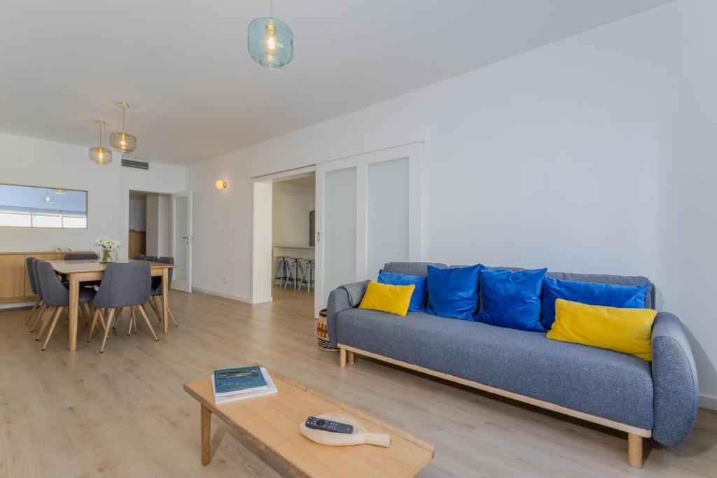 Avenida Blue - 3 bedroom - private parking