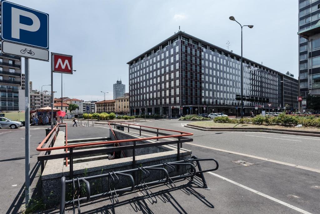 Zdjęcie z galerii obiektu StayEasy Filzi11 - 3 Bedrooms, 2 baths - Central Station w Mediolanie
