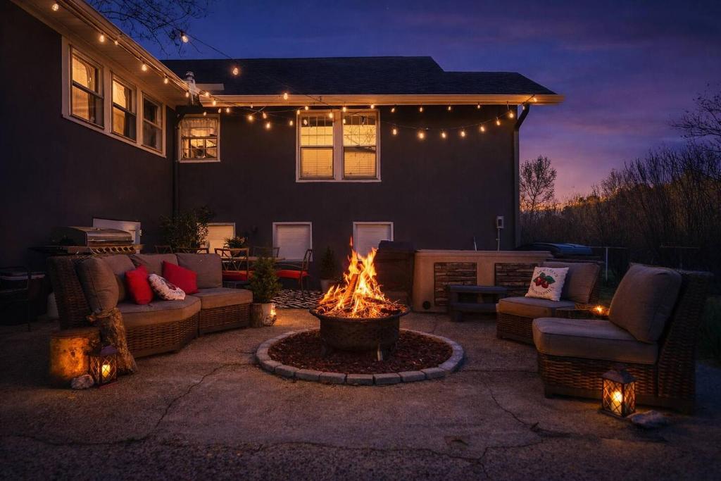 Farm Animals I Retro Museum I Fire Pit I Cozy Stay - Housity