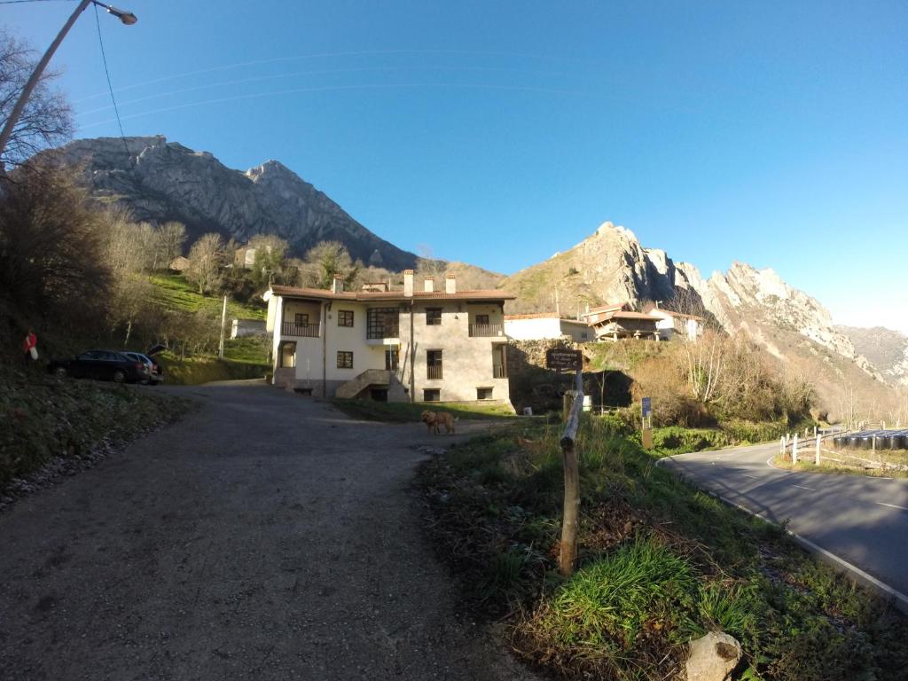 Nespecifikovaný výhled na hory nebo výhled na hory při pohledu z aparthotelu