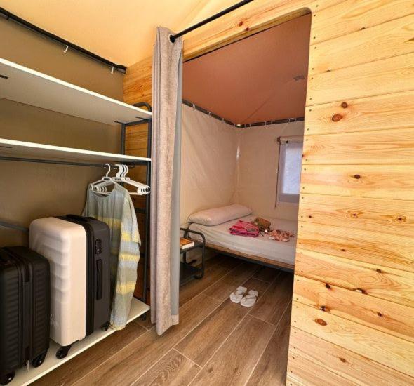 Camping Rio Vero de Alquézar - Two-Bedroom Bungalow