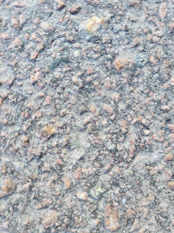 a pile of rocks on the ground at Drömboende mitt i centrum in Västerås