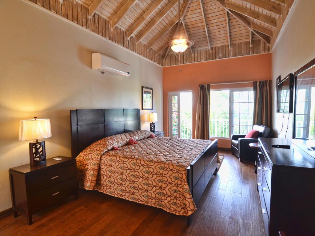 Letto o letti in una camera di Tropical Lagoon Resort