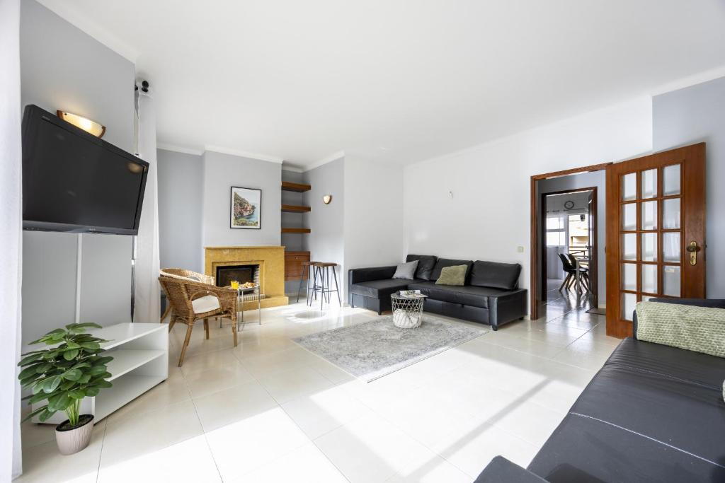 Lagos Modern Comfort by Seewest