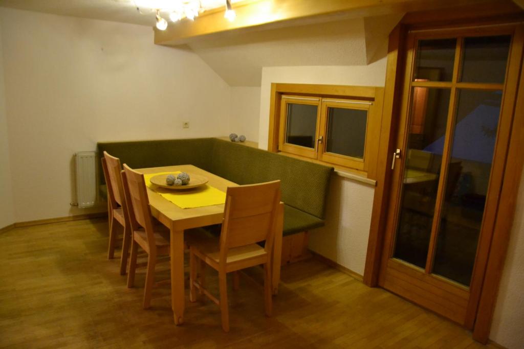 Fotografia z galérie ubytovania Sunnaschi Appartements - Wohnungen oder gesamt als "Hütte" v destinácii Laterns