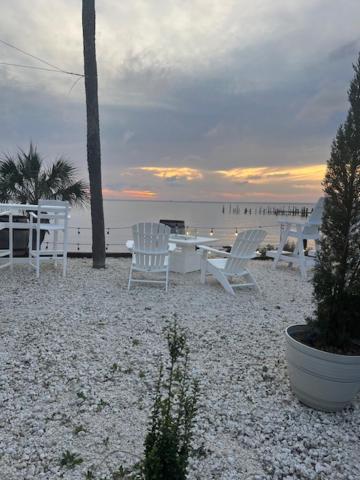Quality Inn & Suites Gulf Breeze Bayside near Pensacola Beach photo