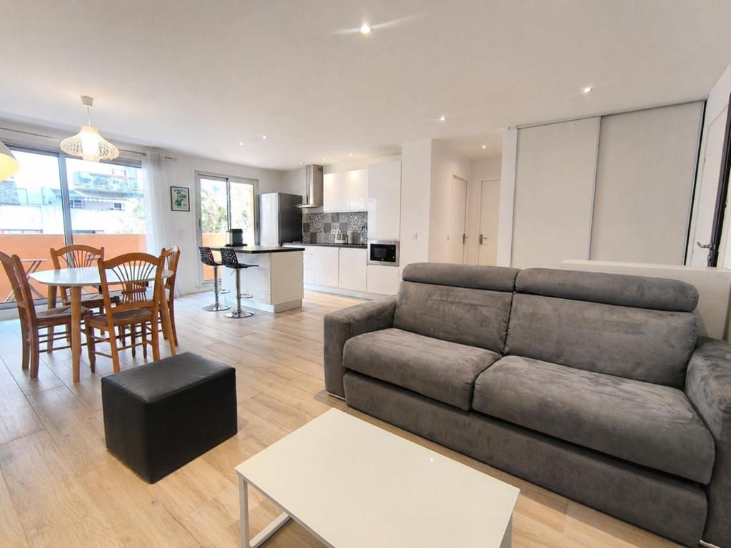 Charming Apartment with Terrace & Secure Parking