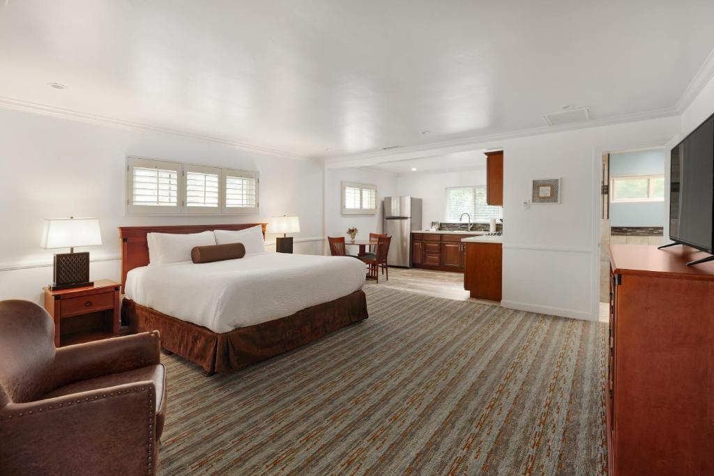 Brisas Del Mar Inn at the Beach photo