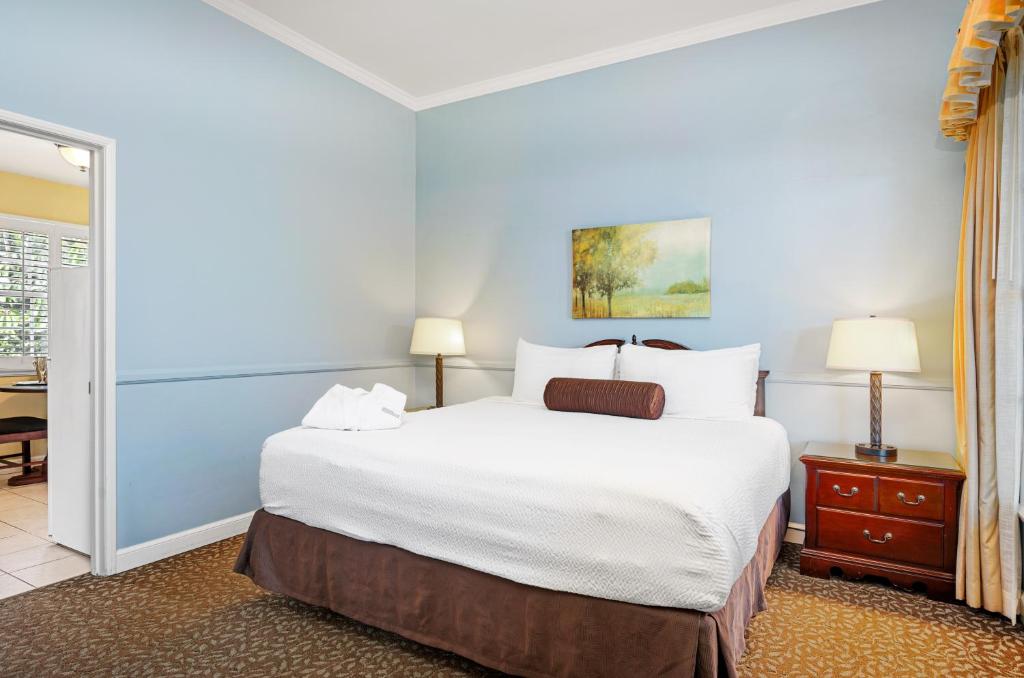 Lavender Inn by the Sea - 