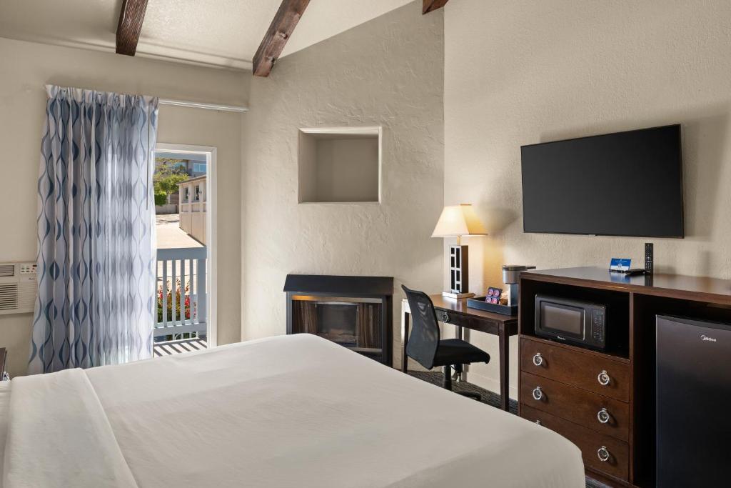 Cannery Row Inn photo