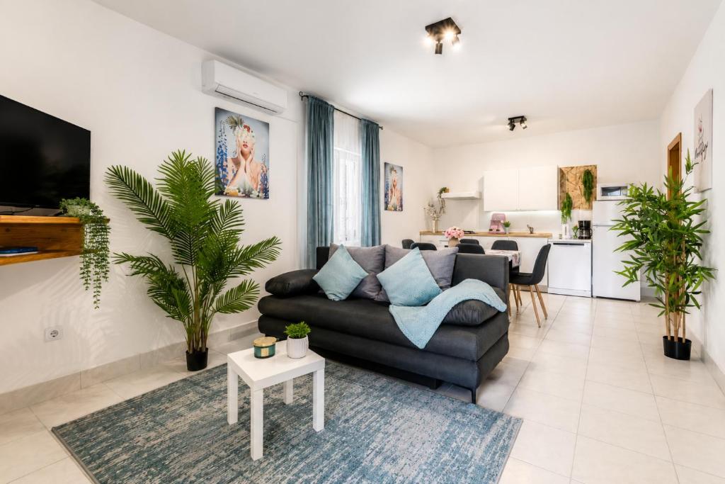 Apartments Villa Mavi Novalja Center