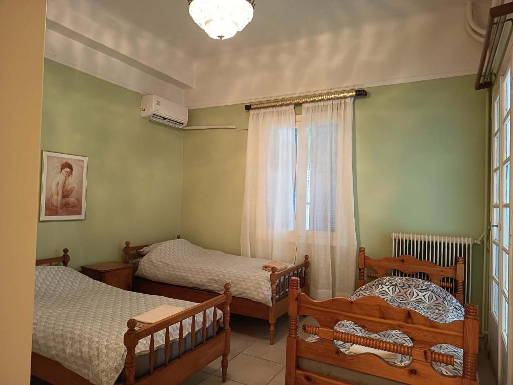 3 beds room with garden 5' from metro