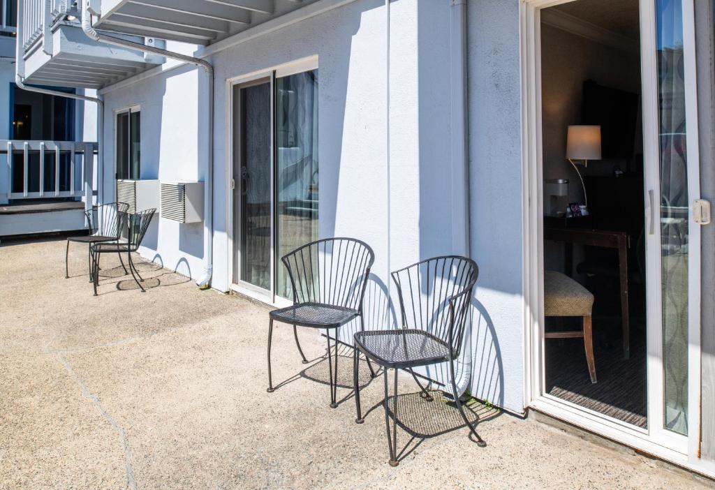 Cannery Row Inn photo